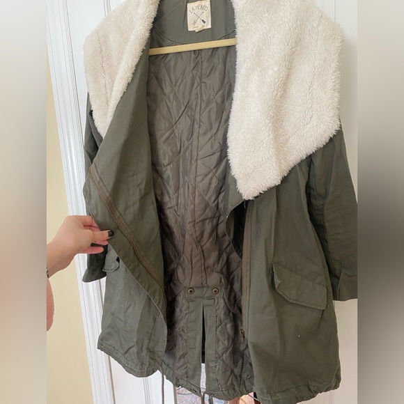 LA Hearts Green Utility Jacket - Picture 5 of 7